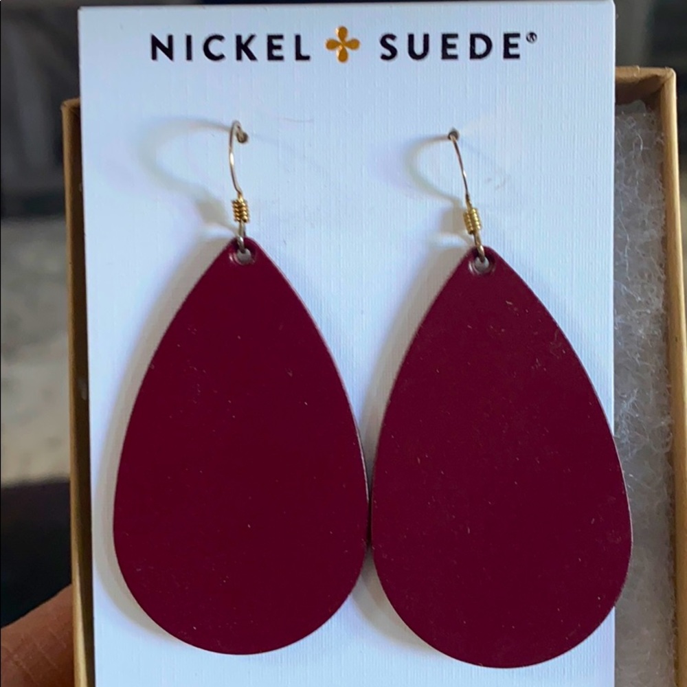 Nickel & Suede EUC small burgundy color